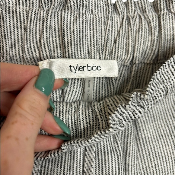 Tyler Boe Linen Blend Black and White Stripped Wide Leg Pant - Picture 4 of 7